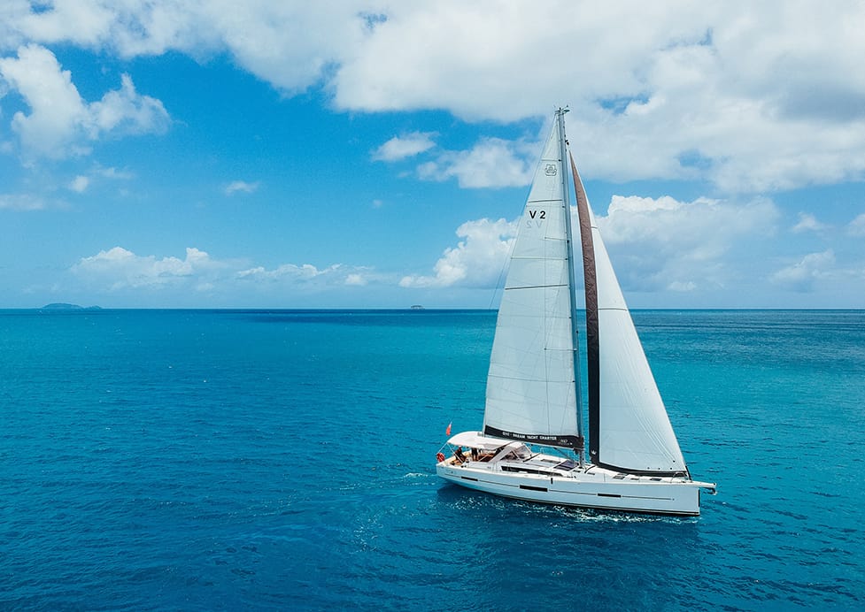 dream yacht charter toulon